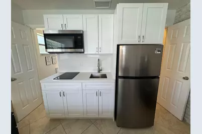 805 NE 23rd Drive, Wilton Manors, FL 33305 - Photo 4