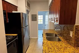 18340 NW 68th Ave, Hialeah, FL 33015 - Photo 10