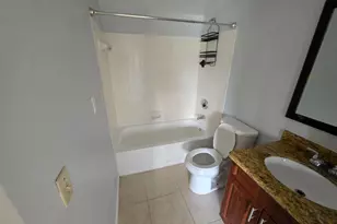 18340 NW 68th Ave, Hialeah, FL 33015 - Photo 4