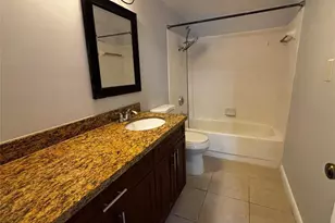 18340 NW 68th Ave, Hialeah, FL 33015 - Photo 14