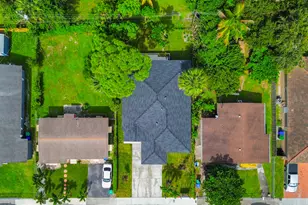 2725 NW 7th St, Fort Lauderdale, FL 33311 - Photo 16