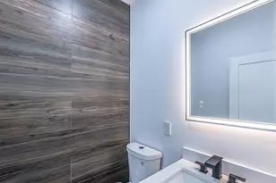 2725 NW 7th St, Fort Lauderdale, FL 33311 - Photo 38