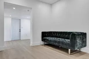 3661 NE 8th Ave, Oakland Park, FL 33334 - Photo 10