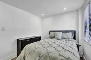 3661 NE 8th Ave, Oakland Park, FL 33334 - Photo 12