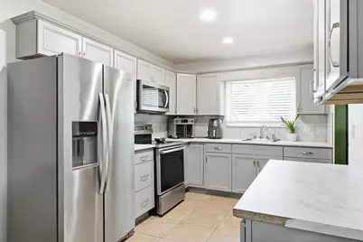 423 Foresta Terrace, West Palm Beach, FL 33415 - Photo 6