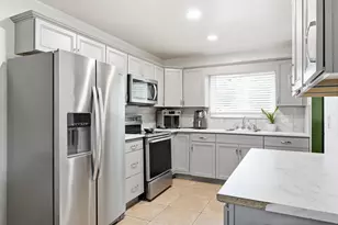 423 Foresta Terrace, West Palm Beach, FL 33415 - Photo 6