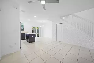 2739 SE 17th St, Homestead, FL 33035 - Photo 4