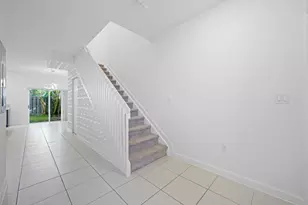 2739 SE 17th St, Homestead, FL 33035 - Photo 6