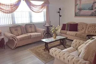 45 Easthampton B, West Palm Beach, FL 33417 - Photo 4