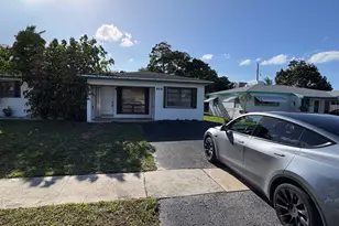 614 N 32nd Ct, Hollywood, FL 33021 - Photo 2