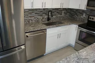594 Springdale Cir, Palm Springs, FL 33461 - Photo 12