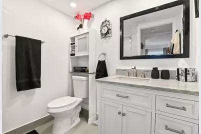 389 Capri, Delray Beach, FL 33484 - Photo 14