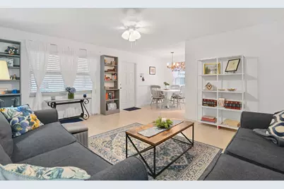 389 Capri, Delray Beach, FL 33484 - Photo 6