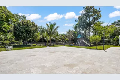 1120 E Tropical Way, Plantation, FL 33317 - Photo 14