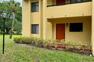 912 SW 9th St Circle SW, Boca Raton, FL 33486 - Photo 2