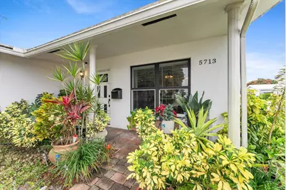5713 NW 84th Terrace, Tamarac, FL 33321 - Photo 4