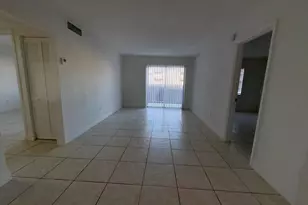 1095 W 77th St, Hialeah, FL 33014 - Photo 2