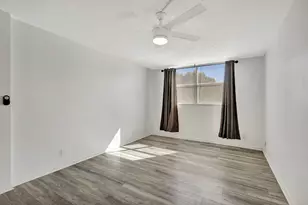 500 Executive Center Dr, West Palm Beach, FL 33401 - Photo 18