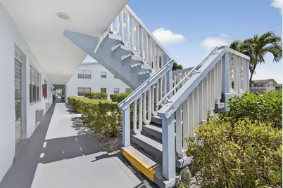 106 Camden E, West Palm Beach, FL 33417 - Photo 4