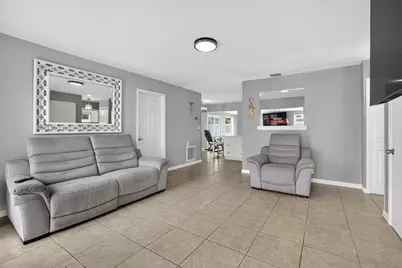 9141 Birmingham Drive, Palm Beach Gardens, FL 33410 - Photo 8