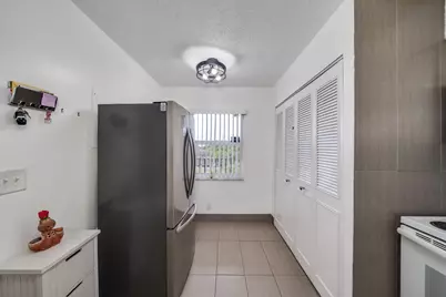 7301 NW 1st Street #402, Margate, FL 33063 - Photo 8