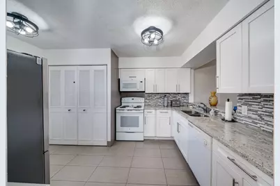 7301 NW 1st Street #402, Margate, FL 33063 - Photo 6