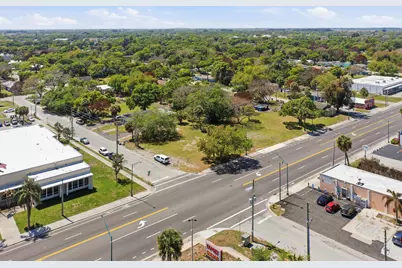 1805 Orange Avenue, Fort Pierce, FL 34950 - Photo 8