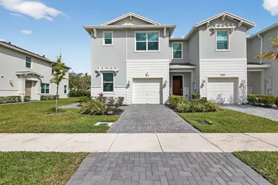 211 SE Woodbark Street, Port Saint Lucie, FL 34984 - Photo 18
