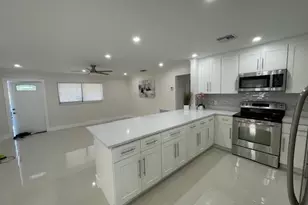 770 NW 40th St, Oakland Park, FL 33309 - Photo 6