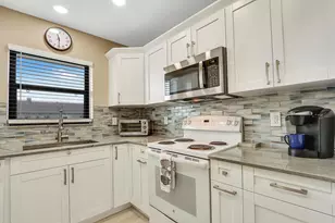 755 Saturn St, Jupiter, FL 33477 - Photo 6