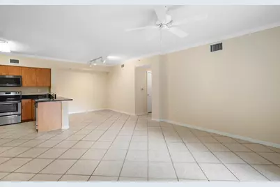 6492 Emerald Dunes Drive #208, West Palm Beach, FL 33411 - Photo 6
