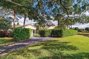 2320 Las Casitas Dr, Wellington, FL 33414 - Photo 24
