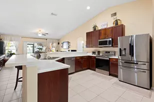 6690 NW Pinson Ct, Port Saint Lucie, FL 34983 - Photo 10