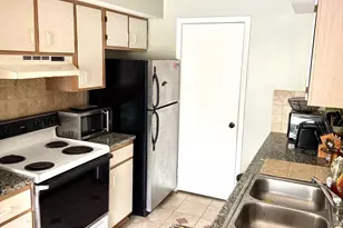 815 W Boynton Beach Blvd, Boynton Beach, FL 33426 - Photo 2