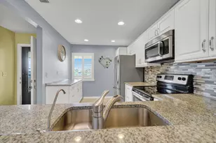 6901 SE Constitution Blvd, Hobe Sound, FL 33455 - Photo 6