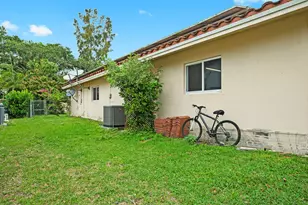 10805 NW 40th St, Coral Springs, FL 33065 - Photo 26