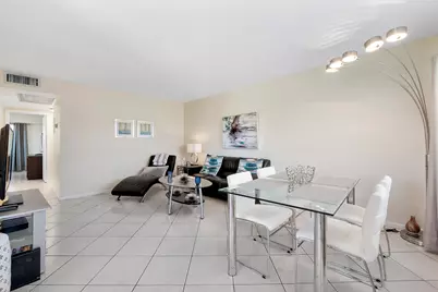 281 Fanshaw G, Boca Raton, FL 33434 - Photo 4