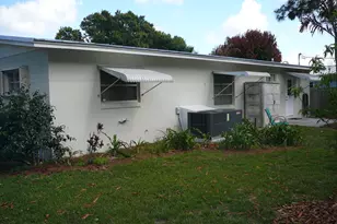 2921 Sherwood Ln, Fort Pierce, FL 34982 - Photo 6