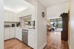 7050 NW 44th St, Lauderhill, FL 33319 - Photo 8