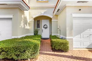 6102 Seminole Gardens Cir, Riviera Beach, FL 33418 - Photo 2