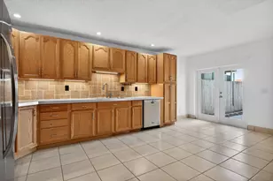 7599 NW 73rd Terrace, Tamarac, FL 33321 - Photo 8