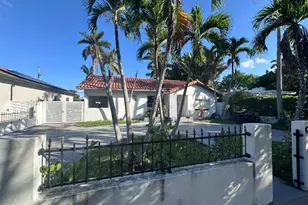 1460 Marseille Dr, Miami Beach, FL 33141 - Photo 2