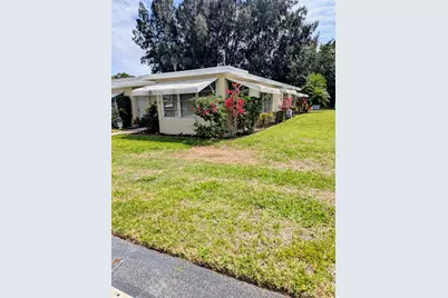 172 High Point Ter W #D, Delray Beach, FL 33445 - Photo 2