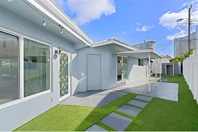 2000 SE 26th Avenue, Fort Lauderdale, FL 33316 - Photo 14