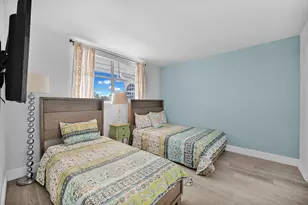 400 SE 10th St, Deerfield Beach, FL 33441 - Photo 16