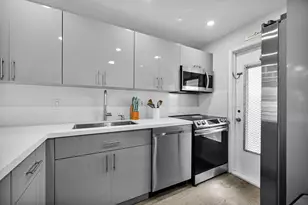 400 SE 10th St, Deerfield Beach, FL 33441 - Photo 4