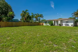 246 NE 14th St, Delray Beach, FL 33444 - Photo 2