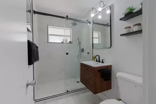 246 NE 14th St, Delray Beach, FL 33444 - Photo 32