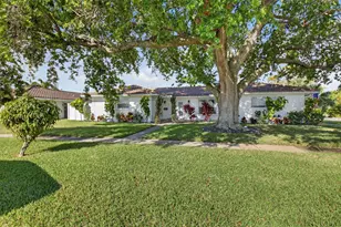 1010 SW 2nd St, Boca Raton, FL 33486 - Photo 1