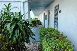 7680 NW 18th St, Margate, FL 33063 - Photo 4